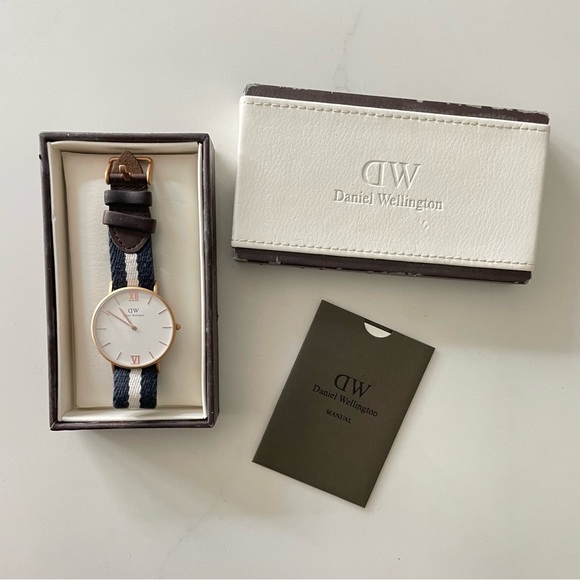 Daniel Wellington Watch in Rose Gold with a Navy Blue NATO Strap - Picture 5 of 5